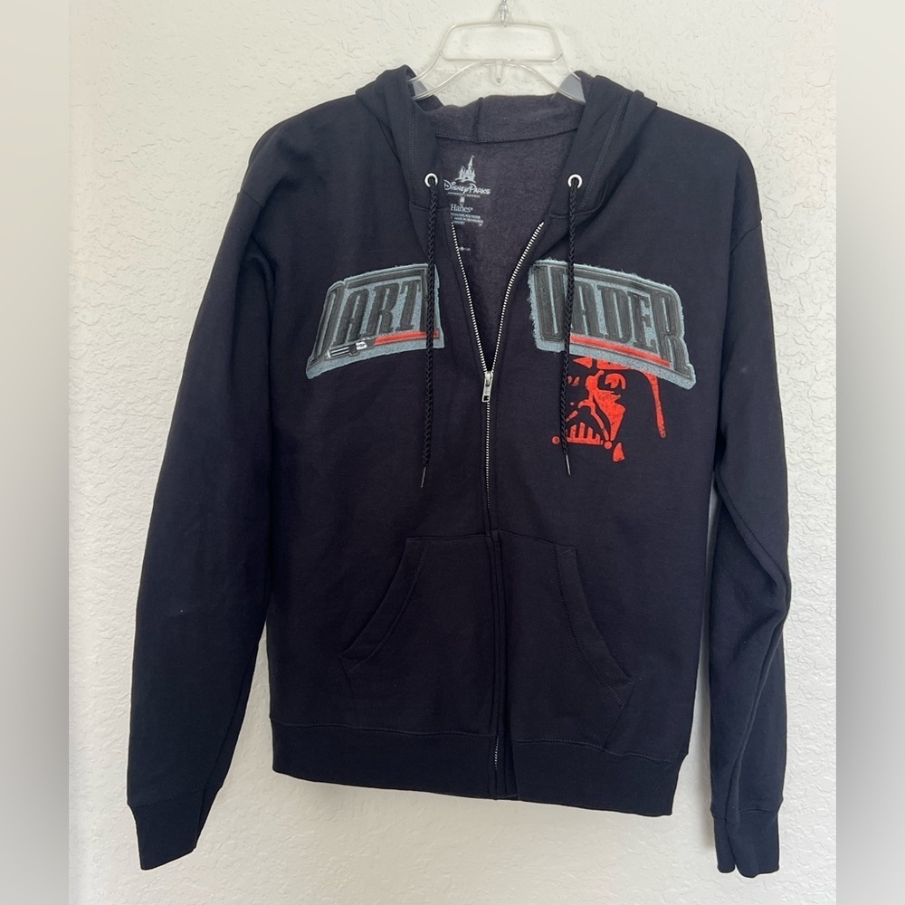 Disney Darth Vader Black Zip-Up Hoodie front & back Graphic
Caja 8